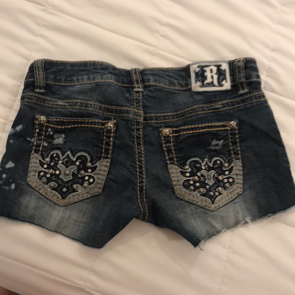 Cute shorts 🔥🔥 - Picture 2 of 3
